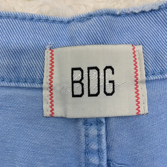 Urban Outfitters BDG Dropped Waist Destroy Short Sz 28 - Picture 6 of 11